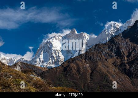 Mount kumbhakarna ( Jannu Base Camp ) in the himalayas of Nepal seen from Khambachen, Taplejung Stock Photo
