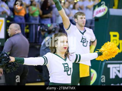 Waco, Texas, USA. 5th Dec, 2015. Texas Longhorns cheerleader performs ...