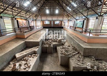 Ban Chiang national museum, Exhibition of excavation site, at Wat Pho Si Nai, Ban Chiang, Udon Thani, Isan, Thailand, Southeast Asia, Asia Stock Photo