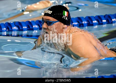 Simone Cerasuolo of Italy competes in the 100m Breaststroke Men Final during the European Short Course Swimming Championships at Complex Olimpic de Natație Otopeni in Otopeni (Romania), December 7th, 2023. Stock Photo