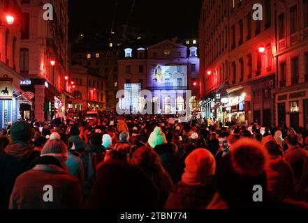 © PHOTOPQR/LE PROGRES/Richard MOUILLAUD - Lyon 07/12/2023 - LE 07/12/2023 Fête des Lumières -Fête des Lumières Saint Paul Lyon; December 8, 2023; The event originated from the inauguration of the statue of the Golden Virgin in Fourvière. She would have saved the city from the Plague two centuries earlier. Scheduled for September 8, 1852, the festival was finally postponed due to a flood of the Saône which flooded the workshop of the sculptor Fabisch, designer of the work. The new date chosen is December 8, the feast of the Immaculate Conception. But on December 8, 1852, a threatening sky risk Stock Photo