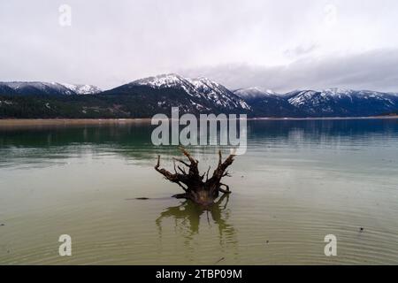 Cle Elum Lake and the Cascade Mountains in December Stock Photo