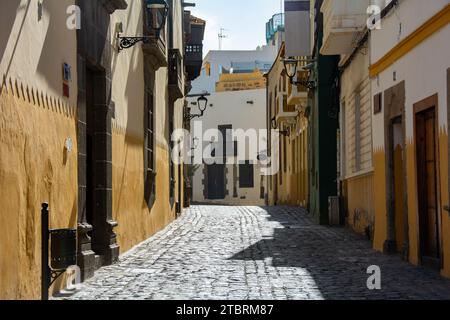Narrow street with old houses in the historic old town of Las Palmas on the Canary Island of Gran Canaria, Spain, Europe Stock Photo