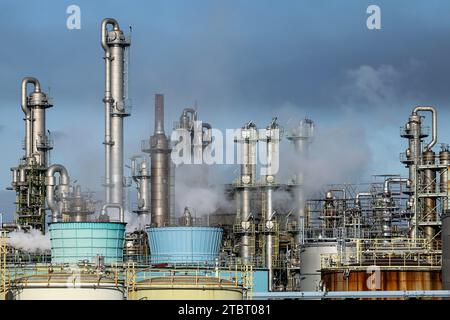 Industrial plant in the chemical park, OQ Chemicals plant Ruhrchemie, Oberhausen, North Rhine-Westphalia, Germany Stock Photo