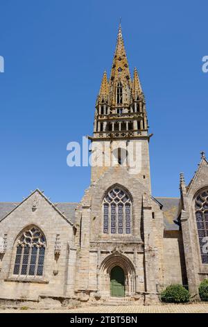 Collegiate church of Notre-Dame de Roscudon, Pont-Croix, Cap Sizun, Cornouaille, Finistere department, Brittany, France Stock Photo