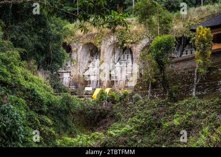 Gunung Kawi Royal Tombs, a beautiful complex with carved stone temples and tombs of the king and his relatives, Hindu belief in the tropical landscape of Bali Stock Photo