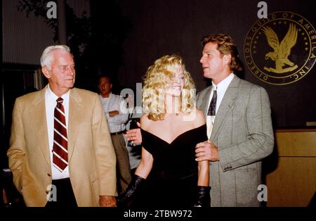 Ryan O'Neal and Farrah Fawcett circa 1990 © JRC /The Hollywood Archive - All Rights Reserved Credit: PictureLux/The Hollywood Archive/Alamy Live News Stock Photo