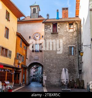 Passage de Nemours, in Annecy on the banks of the Thiou, in Haute Savoie, France Stock Photo