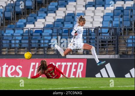 Madrid, Madrid, Spain. 10th Dec, 2023. LigaF Women's Soccer Match - Real Madrid 1 - Sevilla CF 3 09/12/23.Cutting the ball by Sevilla FC player 17 DEBORA GARCÃA before player 16 CAROLINA MOLLER (Credit Image: © Oscar Manuel Sanchez/ZUMA Press Wire) EDITORIAL USAGE ONLY! Not for Commercial USAGE! Credit: ZUMA Press, Inc./Alamy Live News Stock Photo