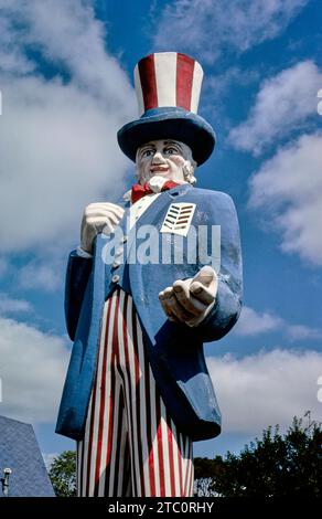 Uncle Sam Fast Food Restaurant statue. Vintage Americana Photography ...