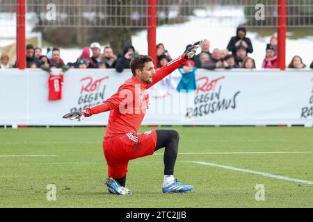 Muenchen, Deutschland. 10th Dec, 2023. Sven Ulreich (FC Bayern Muenchen, #26), Oeffentliches Training, FC Bayern Muenchen, Fussball, Saison 23/24, 10.12.2023, Foto: Eibner-Pressefoto/Jenni Maul Credit: dpa/Alamy Live News Stock Photo