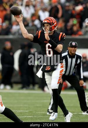 Cincinnati Bengals quarterback Jake Browning (6) throws against the ...