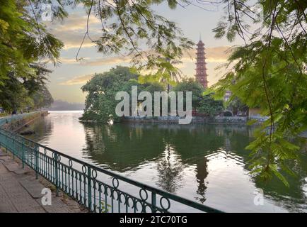 (231211) -- BEIJING, Dec. 11, 2023 (Xinhua) -- This photo taken on Oct. 1, 2018 shows the scenery of the West Lake in Hanoi, capital of Vietnam.  The Vietnamese capital city of Hanoi, located on the Red River Delta, is an ancient city with a history of more than a thousand years. With natural scenery and subtropical city view, it draws lots of visitors from home and abroad. (Photo by Ngo Minh Tien/Xinhua) Stock Photo