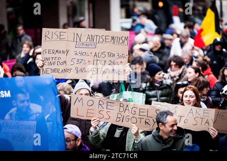 Brussels, Belgium. 10th Dec, 2023. Sacha Leon/Le Pictorium - Rally and march against anti-Semitism in Brussels. - 10/12/2023 - Belgium/Brussels/Brussels - Around 4,000 people gathered this Sunday for a march against anti-Semitism in the Belgian capital. The demonstration went off peacefully. Credit: LE PICTORIUM/Alamy Live News Stock Photo