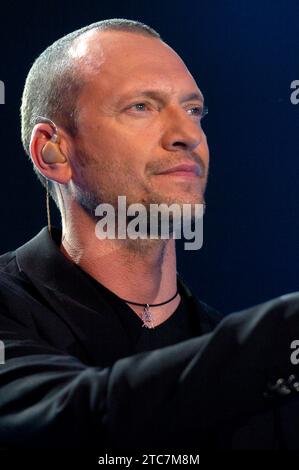 Milan Italy 2005-03-21 : Biagio Antonacci,Italian singer, during live concert at the 'Music For Asia' musical event at the Forum d'Assago Stock Photo