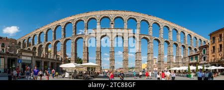 A panorama picture of the Acueducto de Segovia (Segovia Aqueduct) as seen from below Stock Photo