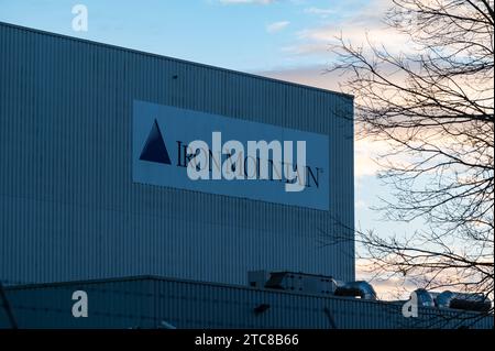 Grimbergen, Flemish Brabant Region, Belgium, November 28, 2023 - The Iron Mountain company for industrial paper and digital storage protection Credit: Imago/Alamy Live News Stock Photo