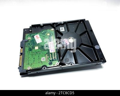 Surakarta, Indonesia - Desember 4, 2023: The Seagate brand hard disk is in damaged condition with a capacity of 500GB Stock Photo