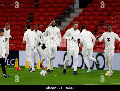 Bayern Munich's Harry Kane (centre) during the training session at Old Trafford, Manchester. Picture date: Monday December 11, 2023. Stock Photo