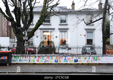 London, UK. 02nd Dec, 2023. A view of Abbey Road Studios in London, England, UK on December 2, 2023. (Photo by Efren Landaos/Sipa USA) Credit: Sipa USA/Alamy Live News Stock Photo