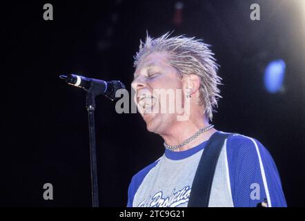 DEXTER HOLLAND, THE OFFSPRING, 1999: A young Dexter Holland of the rock ...