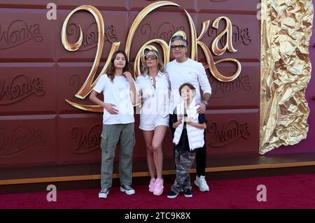 Jaime Camil mit Elena Camil, Heidi Balvanera und Jaime Camil III. bei ...