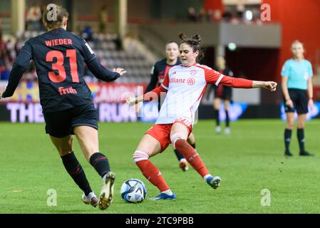 Munich, Germany, December 11th 2023: Sarah Zadrazil (25 FC Bayern Munich) during the Google Pixel Frauen-Bundesliga match between FC Bayern Munich and Bayer Leverkusen at FC Bayern Campus, Germany.  (Sven Beyrich/SPP) Stock Photo