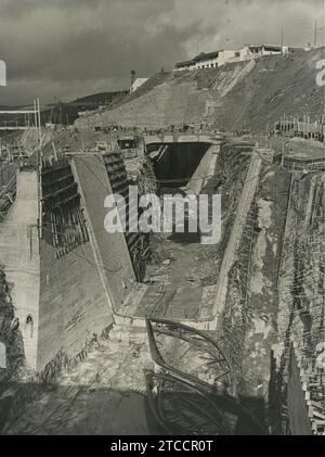 Torrejón el Rubio (Cáceres), 10/22/1965. Construction work on the transfer canal where the catastrophe occurred. Credit: Album / Archivo ABC Stock Photo