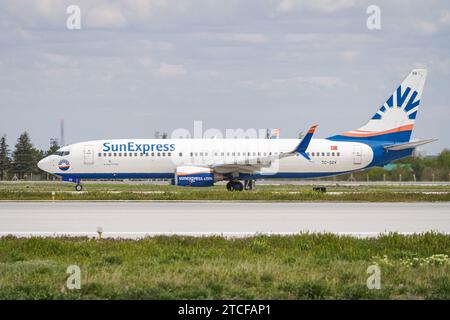 KONYA, TURKIYE - MAY 09, 2023: SunExpress Boeing 737-8HC (40776) taxiing in Konya Airport Stock Photo