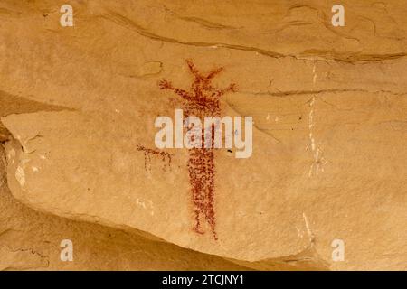 Native American pictographs at the Waving Hands Canyon Interpretive Site, Canyon Pintado National Historic District in Colorado.  Pre-Hispanic Native Stock Photo