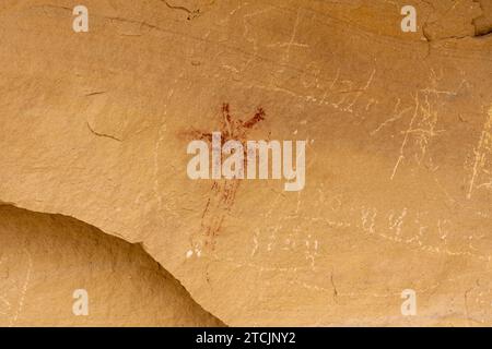 Native American pictographs at the Waving Hands Canyon Interpretive Site, Canyon Pintado National Historic District in Colorado.  Pre-Hispanic Native Stock Photo