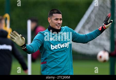 Romford, UK. 13th Dec, 2023. Dagenham East London 13th Dec 2023. ] Credit: MARTIN DALTON/Alamy Live News Stock Photo