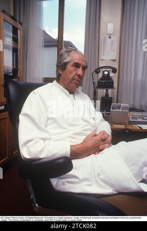 Åke Senning Swedish cardiac surgeon who implanted the first human ...