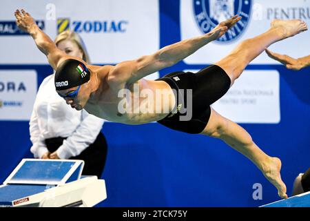 Simone Cerasuolo of Italy competes in the 50m Breaststroke Men Semifinals during the European Short Course Swimming Championships at Complex Olimpic de Natație Otopeni in Otopeni (Romania), December 9th, 2023. Stock Photo