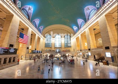 New York, USA. 04th Sep, 2023. Visitors stand in Grand Central Terminal. Credit: Sebastian Kahnert/dpa/Alamy Live News Stock Photo
