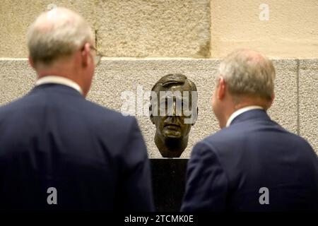 A bust of Lord David Trimble unveiled at Leinster House, Dublin, in dedication to his work towards the Good Friday Agreement. The former UUP leader was the recipient of the Nobel Peace Prize 25 years ago in 1998, when it was also jointly awarded to former SDLP leader John Hume for their work negotiating the historic peace deal. Picture date: Wednesday December 13, 2023. Stock Photo