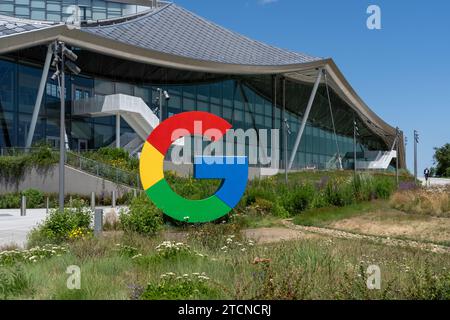 Google Bay View campus in Mountain View, California Stock Photo - Alamy