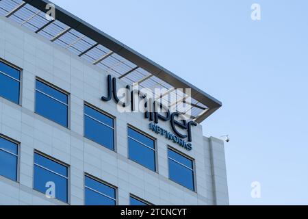 Juniper Networks sign on the building at the headquarters in Sunnyvale, California, USA Stock Photo