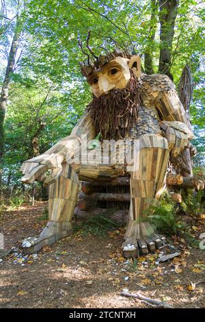 Vashon, WA, USA - October 26, 2023; Danish environmental artist Thomas Dambo artwork - Oscar the Bird King Stock Photo