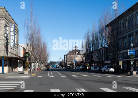 Anacortes, WA, USA - January 29, 2023; Cityscape of Commercial Avenue in Anacortes with view north Stock Photo