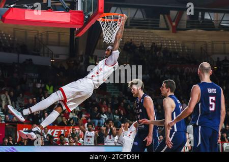 Varese, Italy. 13th Dec, 2023. Willie Cauley-Stein #2 of Itelyum Varese dunks during the FIBA Europe Cup 2023/24 Second Round Group N game between Itelyum Varese and ZZ Leiden at Itelyum Arena. Final score; Itelyum Varese 79:82 ZZ Leiden. (Photo by Fabrizio Carabelli/SOPA Images/Sipa USA) Credit: Sipa USA/Alamy Live News Stock Photo
