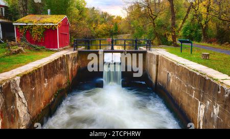 Lock on The Delaware & Raritan Canal at Griggstown During Fall, Somerset County, New Jersey, USA Stock Photo