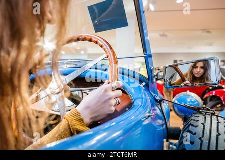 London, UK. 14th Dec, 2023. 1927 Bugatti Type 40 'Grand Sport' Roadster Registration no. SV 9067 Chassis no. 40444 Engine no. 319, Estimate: £250,000-£300,000 - A preview of the 10th Anniversary Important Cars sale at Bonhams New Bond Street. The Sale takes place on 15 Dec 2023. Credit: Guy Bell/Alamy Live News Stock Photo