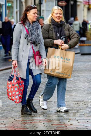 Dundee, Tayside, Scotland, UK. 14th Dec, 2023. UK Weather: On another damp and cold December morning, a few people ventured into Dundee city centre to shop for Christmas gifts during the week while going about their everyday lives. Credit: Dundee Photographics/Alamy Live News Stock Photo