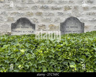 Vincent and Theodore Van Gogh’s graves in Auvers sur Oise, France Stock Photo