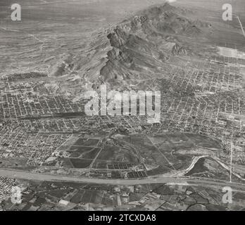 Aerial view of El Paso, Texas October 1942 Stock Photo