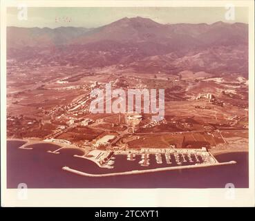 Puerto Banús (Marbella), (1976 CA.). Aerial view of the area known as Nueva Andalucía, near the Marbella marina, with the Mediterranean Sea in front and the Ronda mountain range in the background. Credit: Album / Archivo ABC Stock Photo