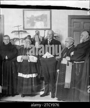 11/30/1926. Madrid. In the church of San Fermin de los Navarros. The president of the Council, general cousin of Rivera (1), with brother José Martínez Betanzos (2), new bishop of Gallipoli and apostolic vicar in Morocco, after his consecration. Credit: Album / Archivo ABC / Julio Duque Stock Photo