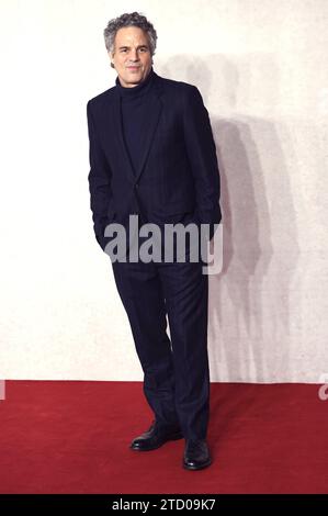 Mark Ruffalo beim Gala-Screening des Kinofilms Poor Things im Barbican Centre. London, 14.12.2023 *** Mark Ruffalo at the gala screening of the movie Poor Things at the Barbican Centre London, 14 12 2023 Foto:xD.xJonesx/xFuturexImagex poor 3221 Stock Photo