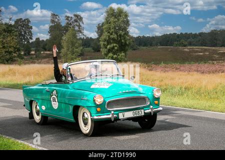 Škoda Felicia 2台 ＆ Suprrb 5台 計 7台セット 60 Years of Škoda Felicia - Secret Classics